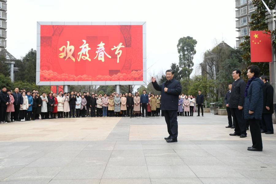 Xi visita supermercado e condomínio residencial em Guiyang