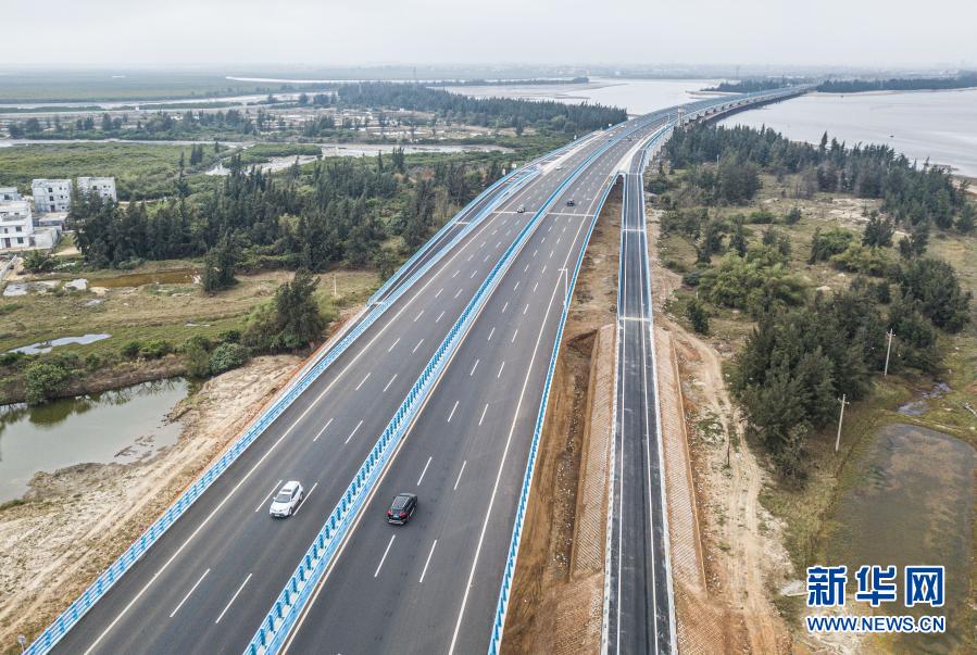 Rampa de acesso da Ponte Haiwen-Ilha Beigang aberta ao tráfego em Hainan