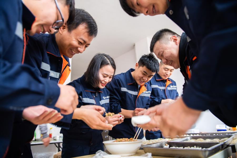 Chineses celebram a Festa da Primavera ao redor do país