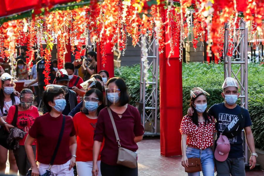 Pessoas ao redor do mundo participam das celebrações do Ano Novo Chinês