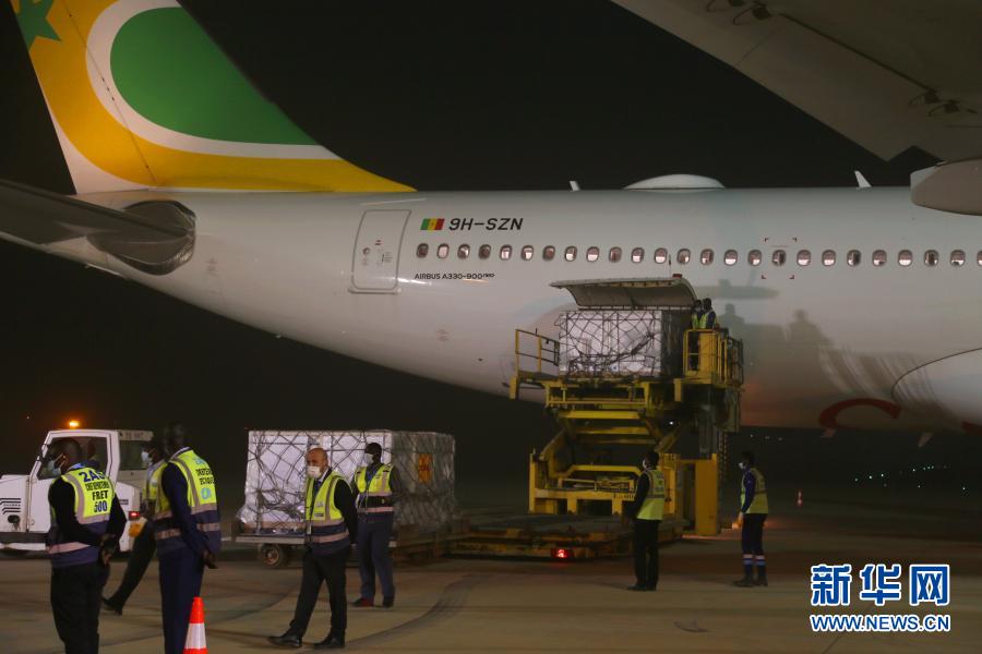 Senegal: primeiro lote de vacina chinesa chega à capital Dakar