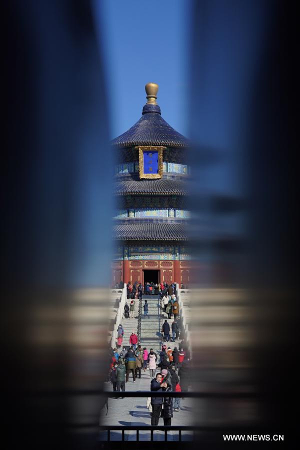 Templo do Céu em Beijing recebe visitantes