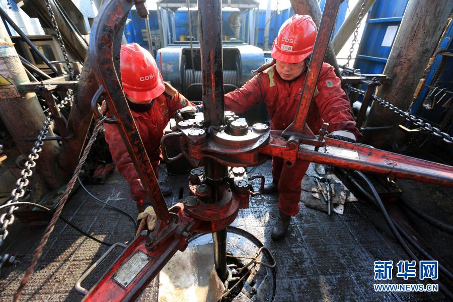 China descobre campo de petróleo e gás no mar Bohai