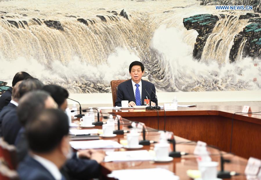 Presidium da sessão legislativa anual da China realiza 2ª reunião