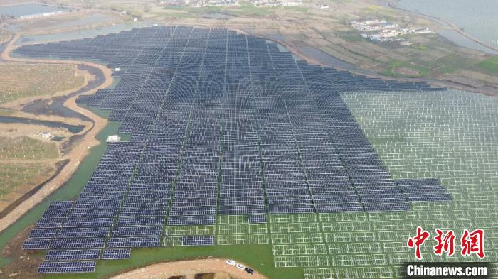 Galeria: Construção combina piscicultura e geração de energia fotovoltaica