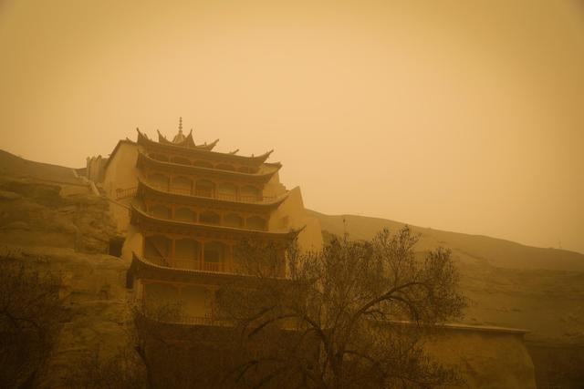 Grutas Mogao encerradas temporariamente devido a tempestade de areia