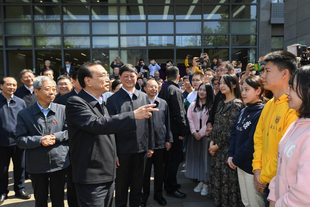 Premiê chinês enfatiza aprofundamento da reforma e abertura