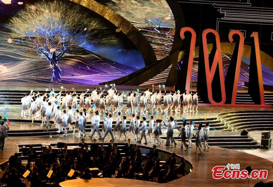 Universidade de Xiamen realiza gala por seu 100º aniversário