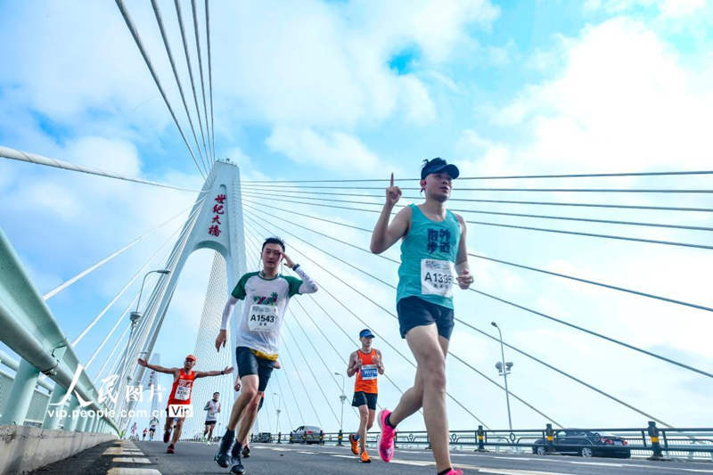 Galeria: Maratona de Haikou 2021 é largada em Hainan