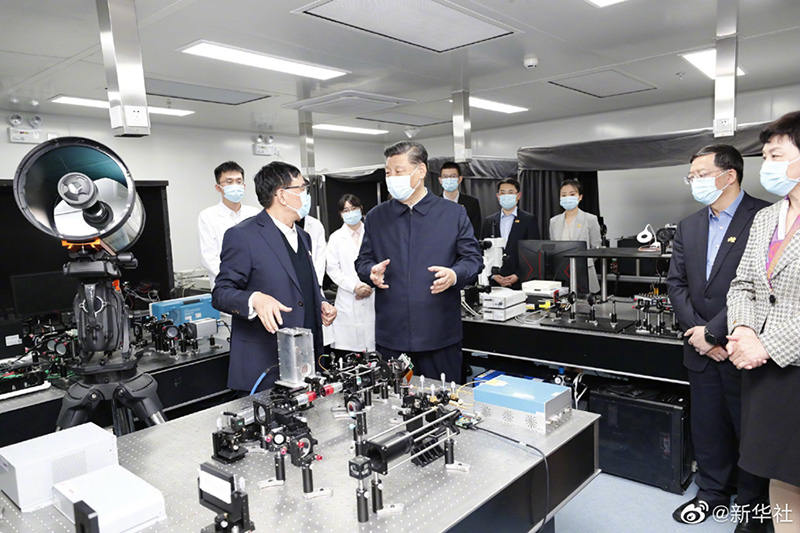 Xi visita Universidade Tsinghua pelo 110º aniversário da instituição