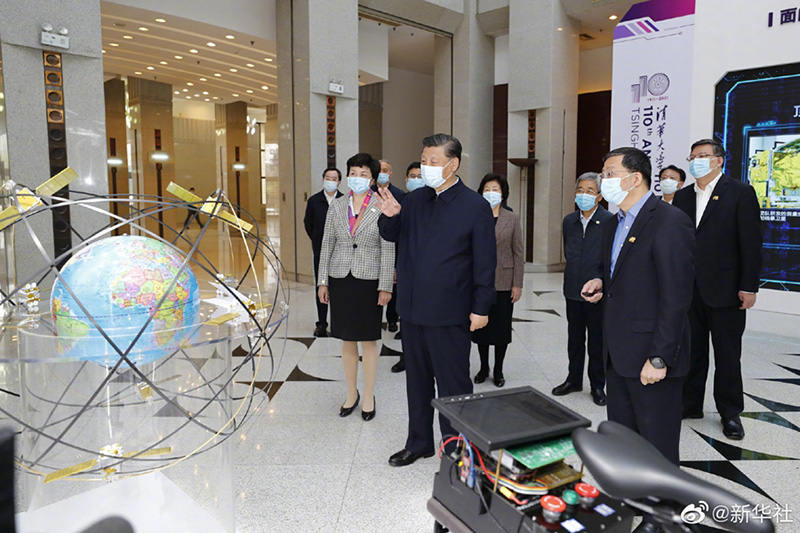 Xi visita Universidade Tsinghua pelo 110º aniversário da instituição