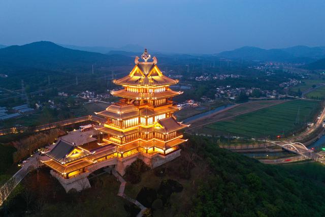 Galeria: Encanto noturno da 11ª Expo Horticultural de Jiangsu