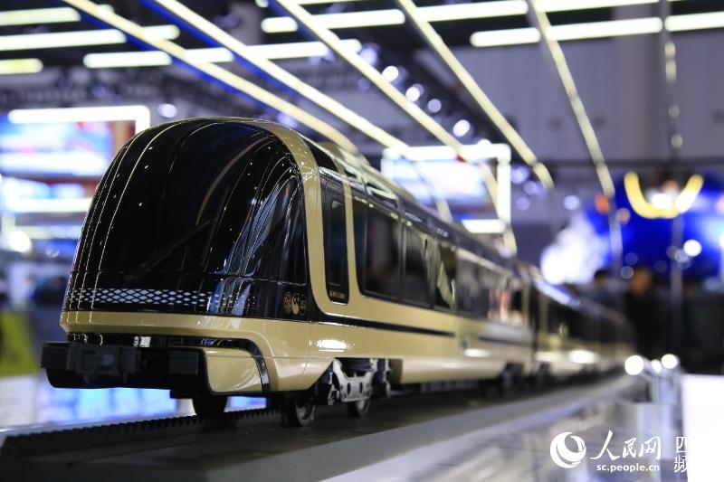 China revela primeiro sistema de transporte maglev com velocidade de 160km/h