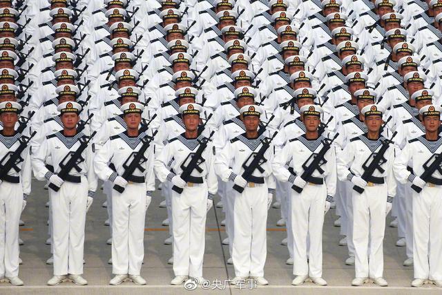 China celebra 72º aniversário do estabelecimento da Marinha