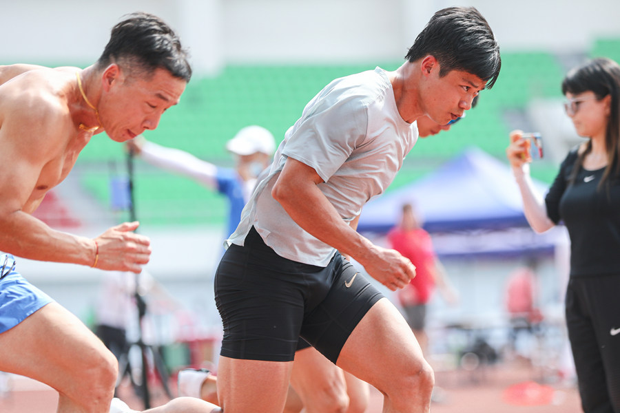 Su Bingtian atualiza seu recorde nos 100m do atletismo masculino da temporada