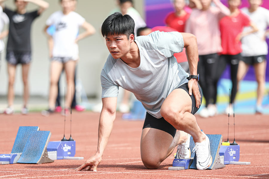 Su Bingtian atualiza seu recorde nos 100m do atletismo masculino da temporada