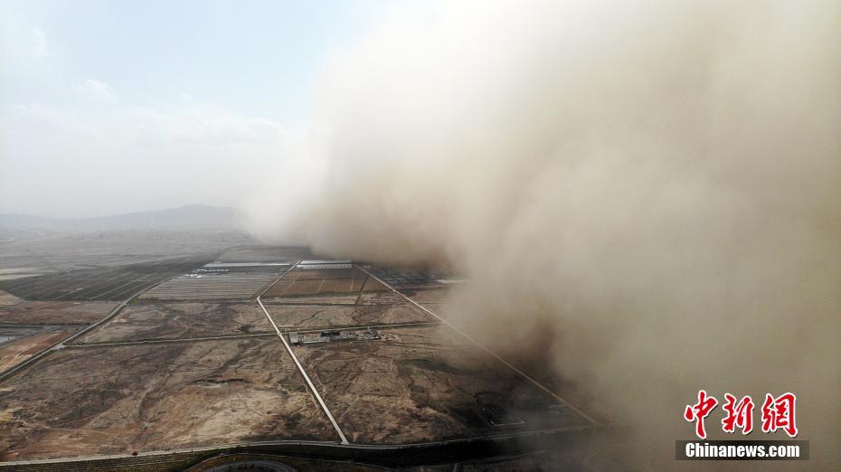 Gansu: Tempestade de areia atinge Zhangye