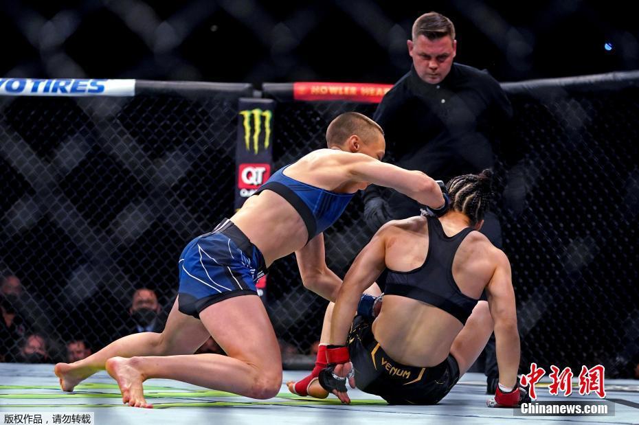 UFC 261: Zhang Weili foi nocauteada por Rose Namajunas e perdeu cinturão