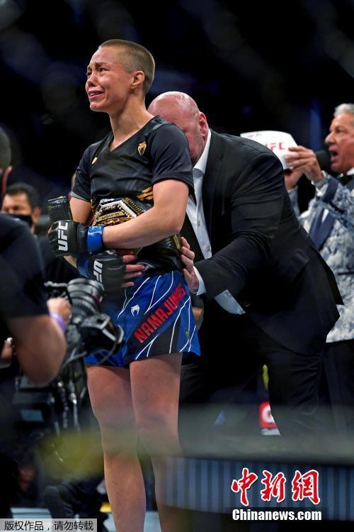 UFC 261: Zhang Weili foi nocauteada por Rose Namajunas e perdeu cinturão