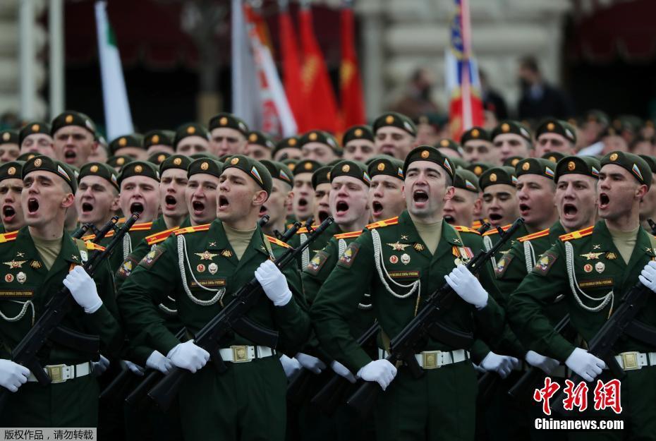 Rússia realiza desfile militar em comemoração do 76º aniversário da vitória da Grande Guerra Patriótica