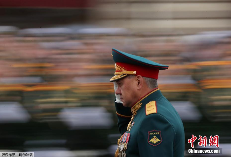 Rússia realiza desfile militar em comemoração do 76º aniversário da vitória da Grande Guerra Patriótica