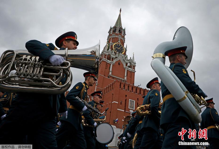 Rússia realiza desfile militar em comemoração do 76º aniversário da vitória da Grande Guerra Patriótica