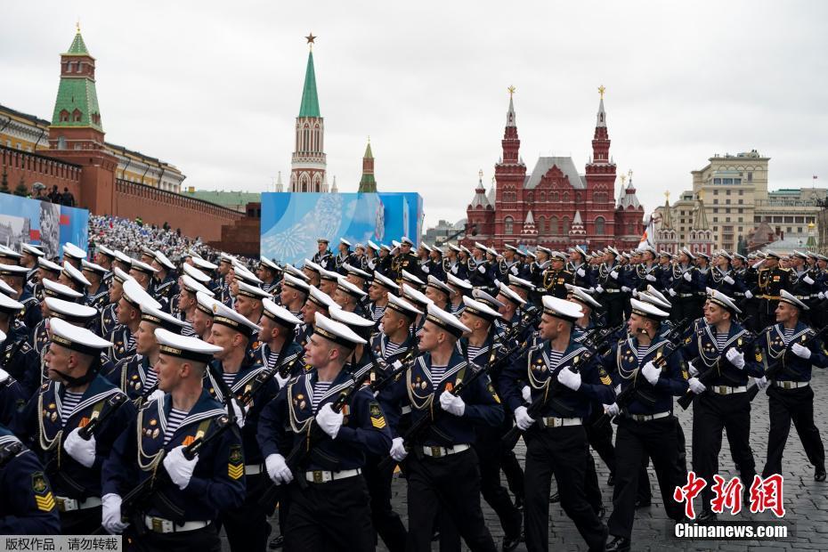 Rússia realiza desfile militar em comemoração do 76º aniversário da vitória da Grande Guerra Patriótica