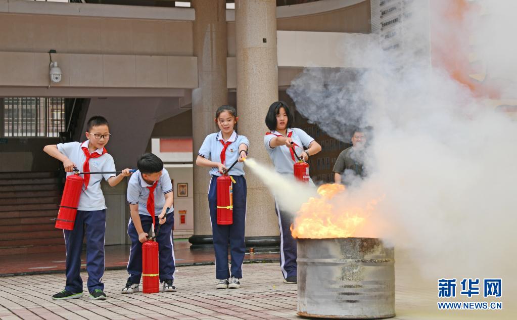 Escolas chinesas realizam atividades sobre prevenção e mitigação de desastres