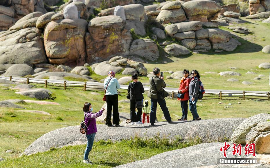 Galeria: cidade de pedra nas pastagens de Jimunai, Xinjiang