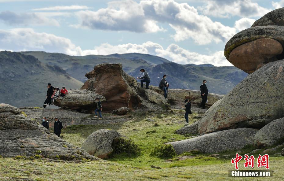 Galeria: cidade de pedra nas pastagens de Jimunai, Xinjiang