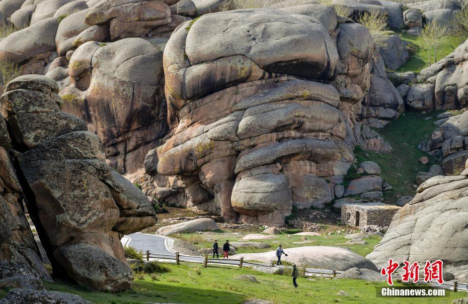 Galeria: cidade de pedra nas pastagens de Jimunai, Xinjiang