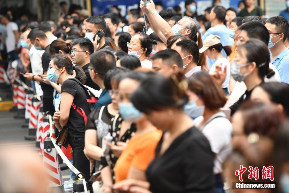 Mais de 10 milhões de estudantes participarão do vestibular da China