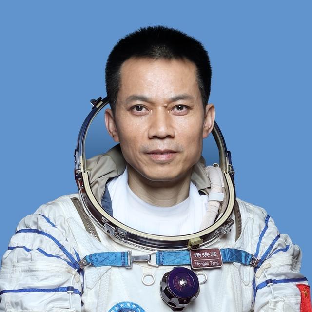 China enviará três astronautas à estação espacial nacional