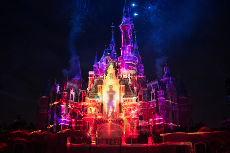 Shanghai Disney Resort apresenta show de luzes para 5º aniversário 