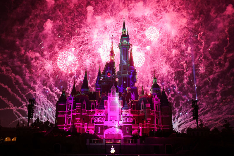 Shanghai Disney Resort apresenta show de luzes para 5º aniversário 