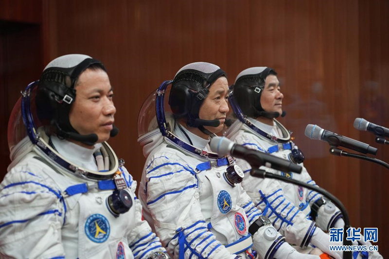 Realizada cerimônia de despedida para astronautas chineses da missão Shenzhou-12