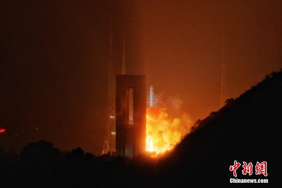 China lança novo satélite retransmissor