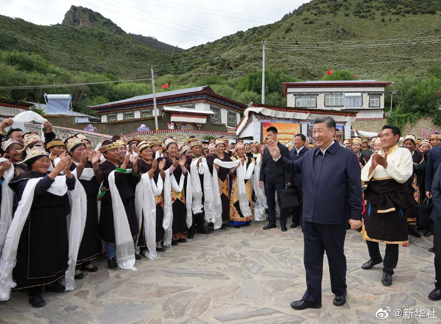 Xi visita Nyingchi no Tibete