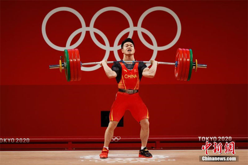 Olimpíadas: China conquista medalha de ouro de levantamento de peso na categoria 73kg