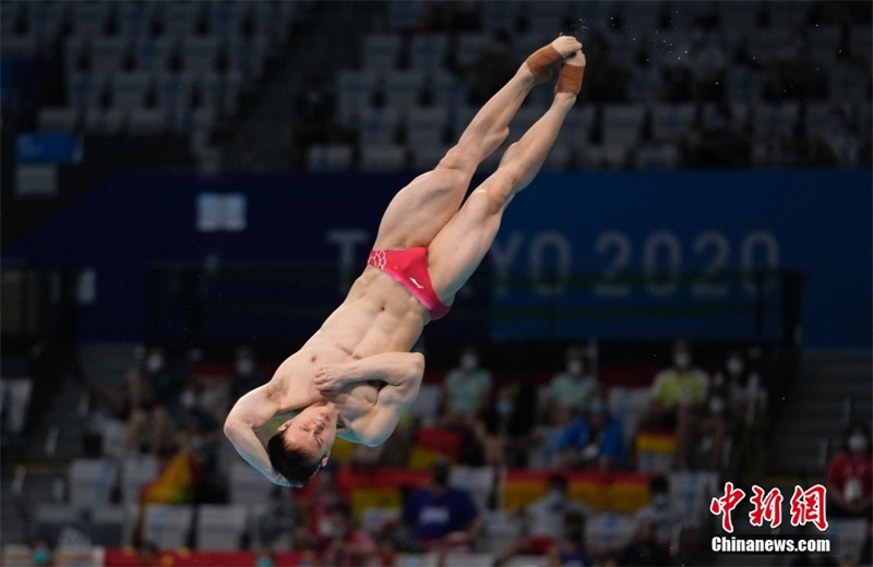 Olimpíadas: Xie Siyi conquista medalha de ouro no salto de trampolim de 3m masculino 