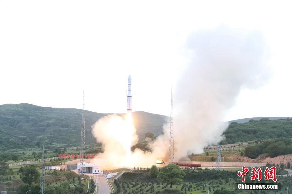 China envia dois satélites de multimídia com sucesso