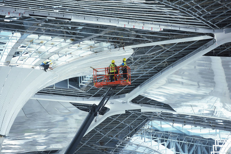 Operários aceleram a construção de Terminal 4 do Aeroporto Internacional Xiaoshan de Hangzhou 