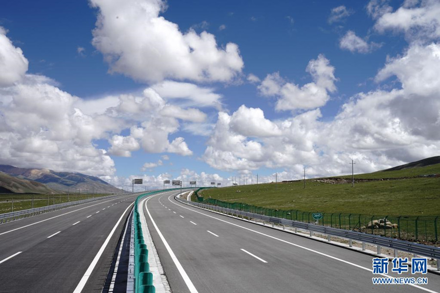 Construção da infraestrutura de transporte do Tibete dá um salto histórico após libertação pacífica 