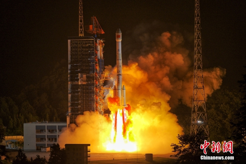 China envia novo satélite experimental de comunicação com sucesso
