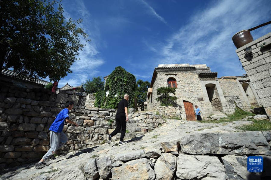 Aldeões nas montanhas Taihang enriquecem com o desenvolvimento de cultura e turismo 