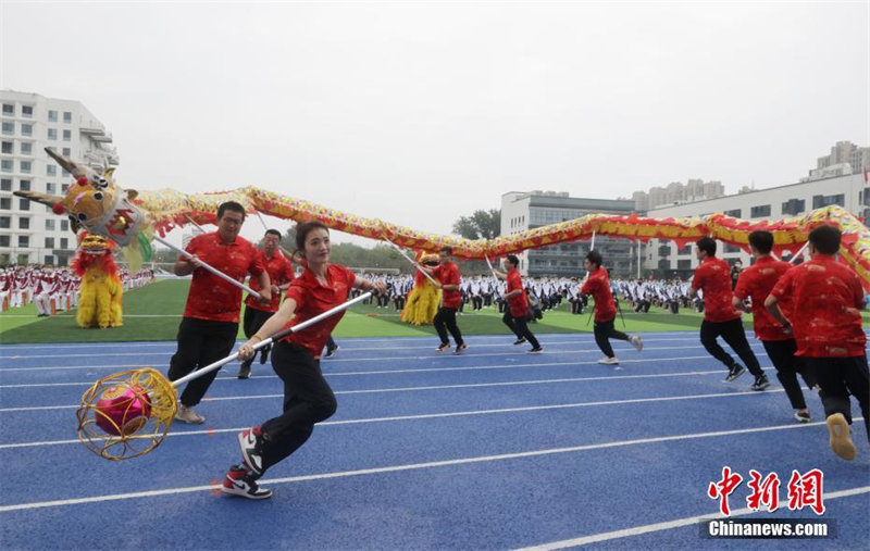 China: novo ano letivo das escolas primárias e secundárias é iniciado hoje