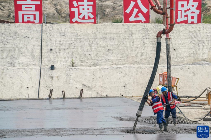 China: construção da secção principal do mais longo túnel subaquático é concluída