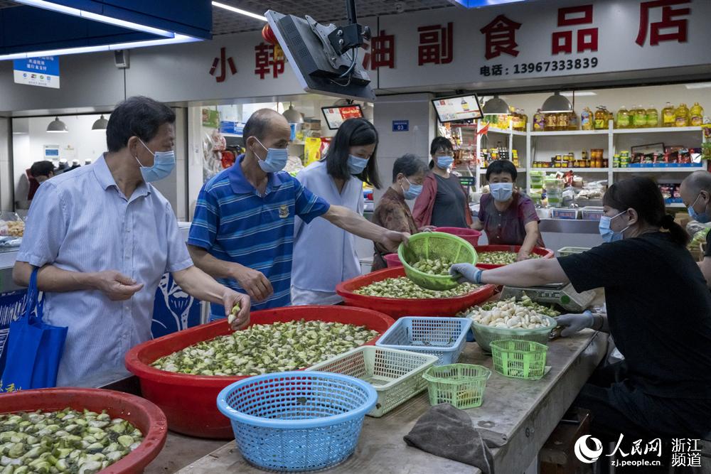 Zhejiang: temporada de “trapa natans” se aproxima com chegada do outono