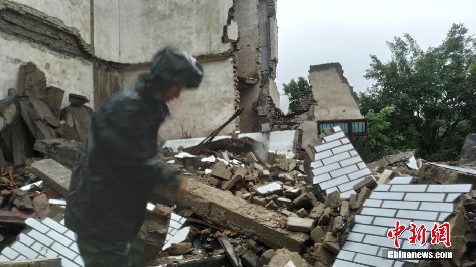 China: terremoto de magnitude 6,0 em Sichuan mata 2 e fere 3