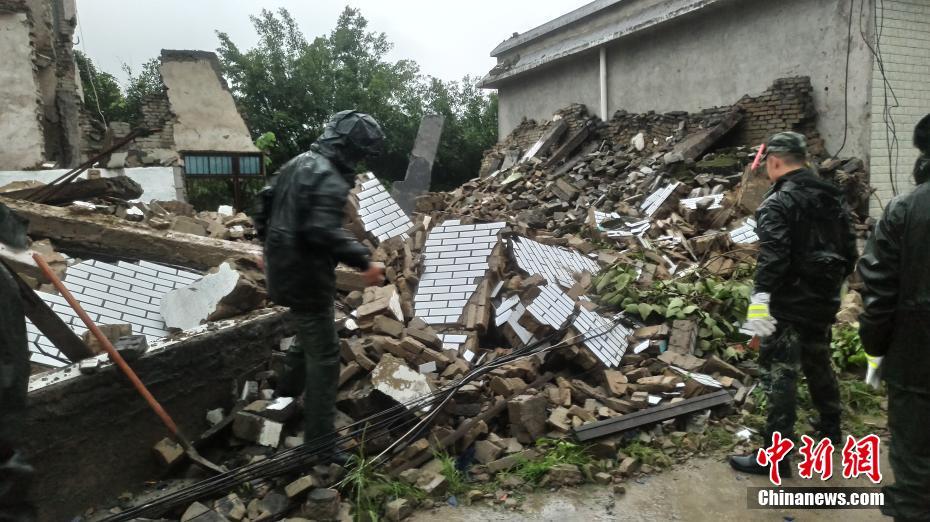 China: terremoto de magnitude 6,0 em Sichuan mata 2 e fere 3